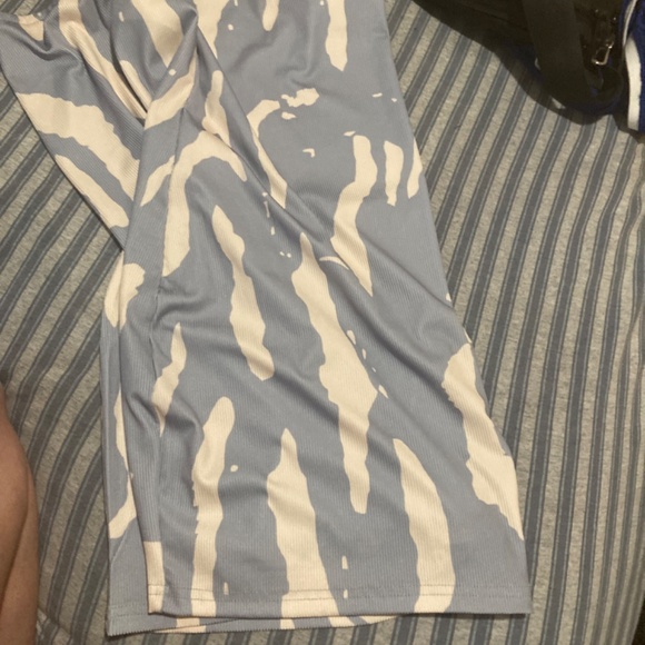 Romper - Picture 2 of 3